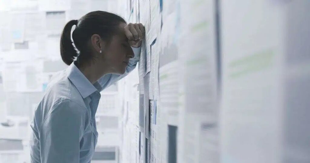 business-failure-concept-KMGUHNW